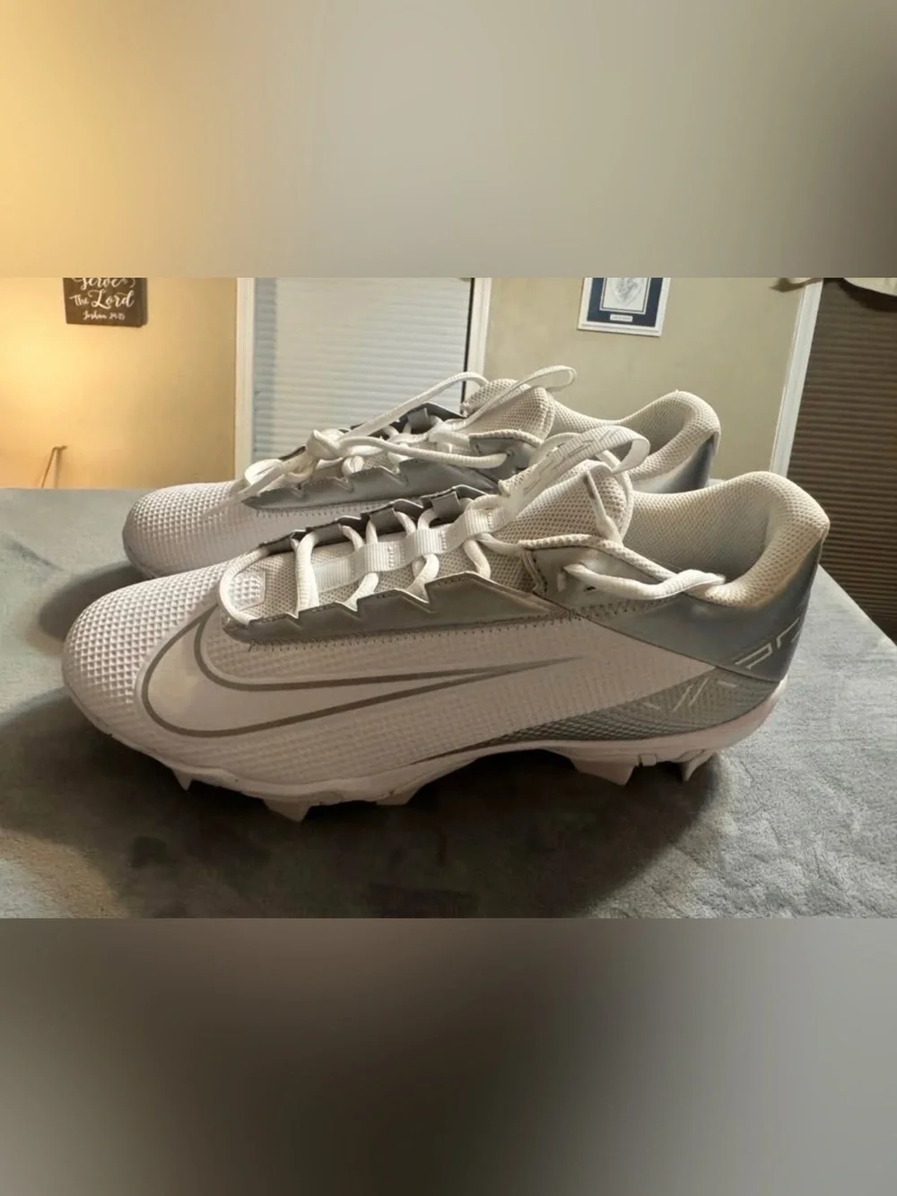 Nike Men's Vapor Edge Shark 2 Football cleats
